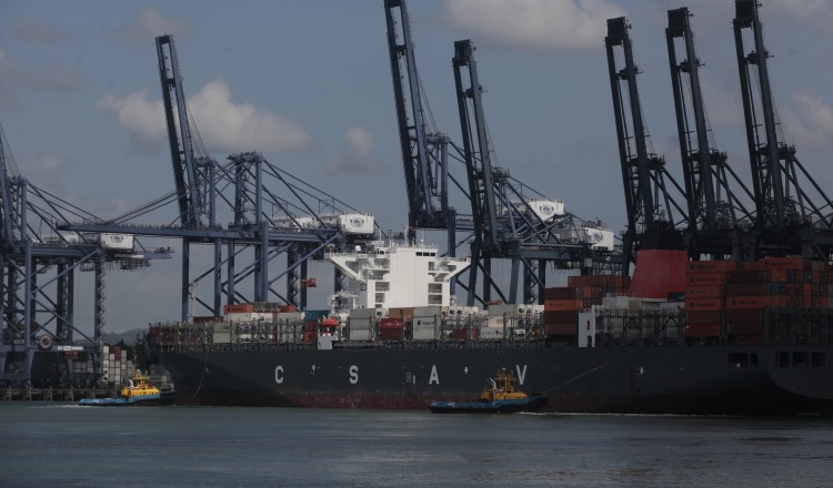 El movimiento de carga en los puertos nacionales registró una baja de 9.1% el año pasado. /Foto Archivo