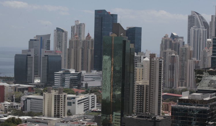 La economía de Panamá creció 4.9% en 2016 por debajo de lo pronosticado. /Foto Archivo