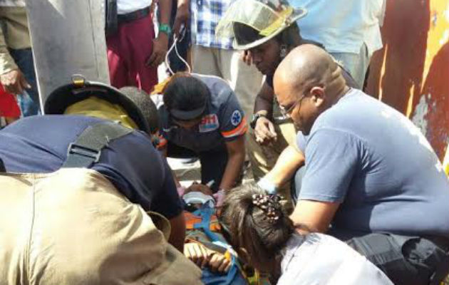El joven recibió atención médica en el lugar de los hechos. Foto: Delfia Cortez. 