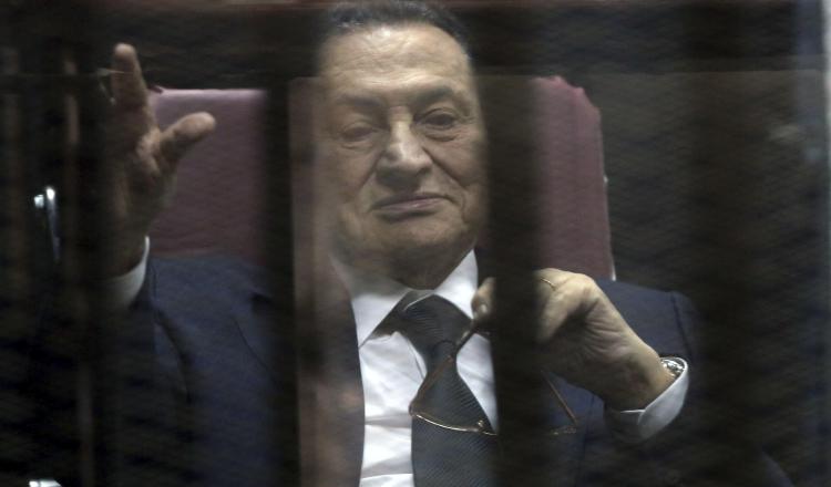 En el 2012 Hosni Mubarak, había sido condenado a cadena perpetua. /Foto AP