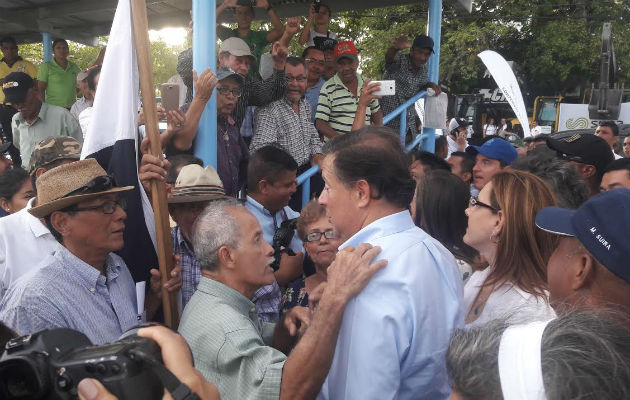 Rodearon al  Presidente. Foto: José Vásquez 
