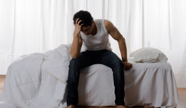 Se puede tomar analgésico para aliviar el dolor de cabeza. Archivo