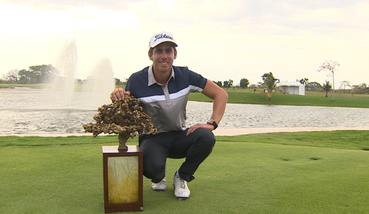 Rodolfo Cazaubón: El golfista mexicano  cerró con una ronda de 69 para totalizar 276 (-12) y superar por dos golpes a  los jugadores Samuel Del Val y a Ethan Tracy. El triunfo en suelo panameño fue el primero de su carrera.