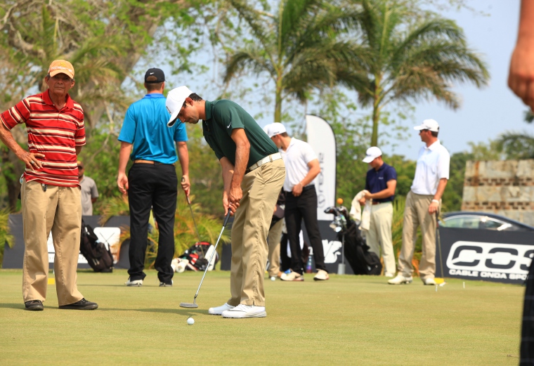 Miguel Ordóñez: El golfista  amateur se convirtió en el primer panameño en superar el corte del Lexus Panamá Classic. Lo consiguió en la edición de 2016, tras recorridos de 74, 	70, 	74 y 	78. En total  acumuló 296   golpes (+8). /Foto Anayansi Gamez