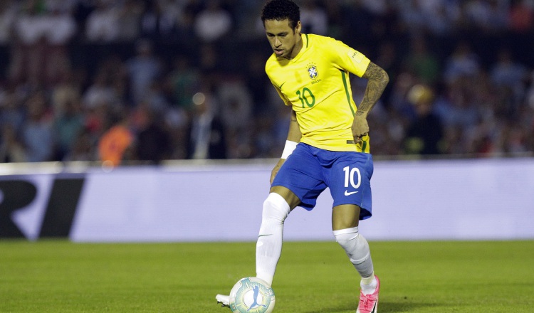 Neymar anotó el tercer gol de Brasil anoche. /Foto AP