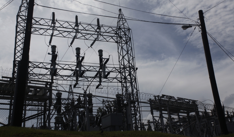 El sistema eléctrico continúa frágil, debido a que los transformadores demorarán más semanas para llegar al país. /Foto Archivo