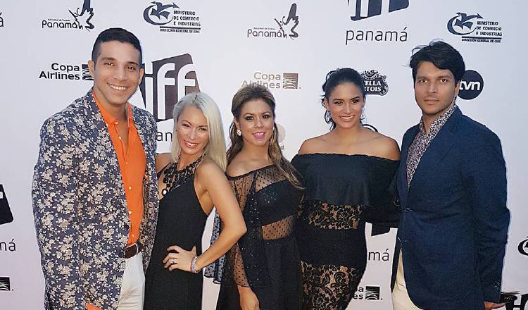 Duelo de estilos sobre la primera noche del Festival Internacional de Cine de Panamá (IFF). /Foto Instagram