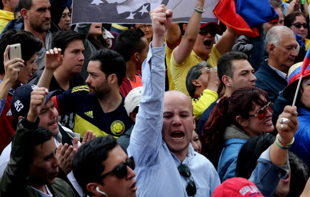 Colombianos se toman las calles contra la corrupción. FOTO/EFE