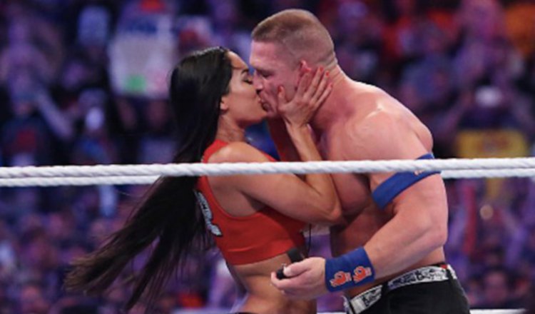 John Cena y Nikki Bella pusieron el amor en Wrestlemania. /Foto Twitter