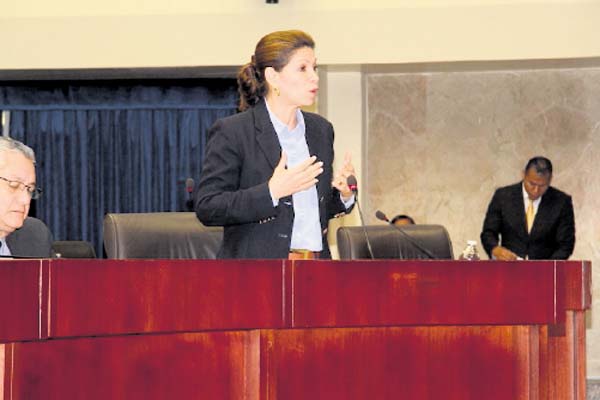 Diputada independiente mostró su insatisfacción
