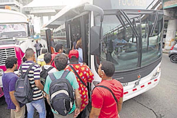 Sistema del metrobús sigue siendo deficiente, a juicio de los usuarios