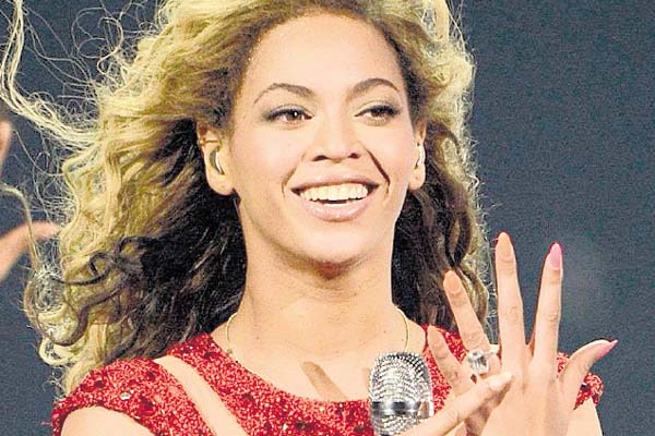 Beyoncé: Anillo de 5 millones dólares.