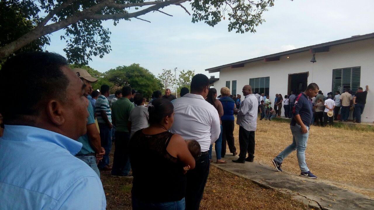 La iglesia estuvo abarrotada. Foto: Elena Valdez. 