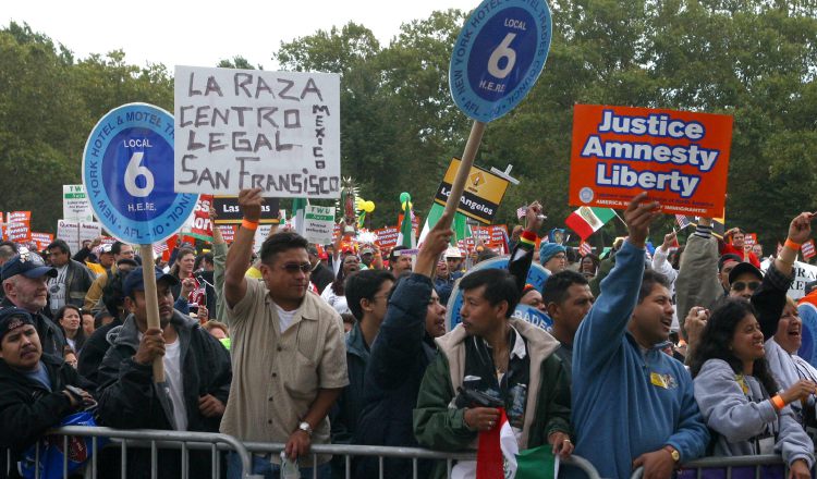 Inmigrantes han expresado sus protestas contra la política migratoria de Donald Trump. /Foto EFE
