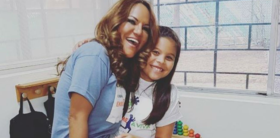 Sandra Sandoval apoya a la campaña "Enséñame a vivir"