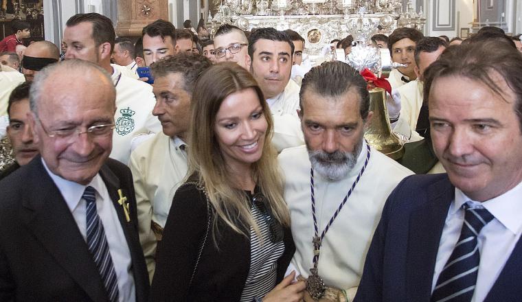 En todo momento estuvo acompañado de Nicole Kimpe. En todo momento estuvo acompañado de Nicole Kimpe.
