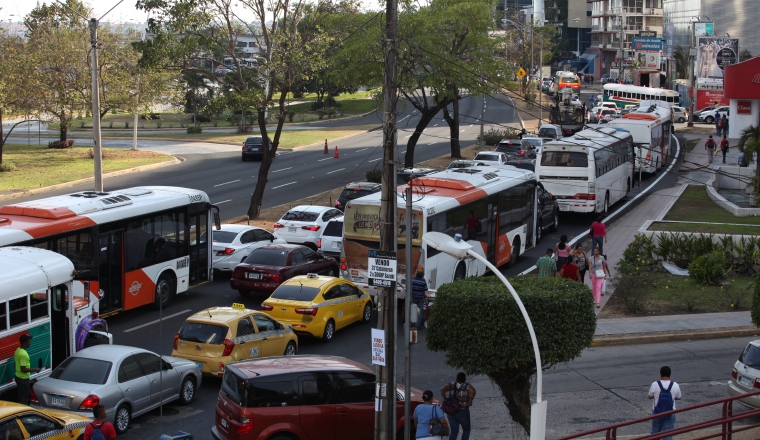 Parque automotriz: De acuerdo con la Dirección Nacional del Registro Único de Vehículos Motorizados (RUVM), de la Autoridad del Tránsito y Transporte Terrestre (ATTT), el parque automotriz de Panamá se sitúa en 1 millón 221 mil 999 unidades inscritas.