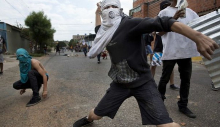 Las refriegas han dejado 30 supuestos terroristas detenidos. Las refriegas han dejado 30 supuestos terroristas detenidos.