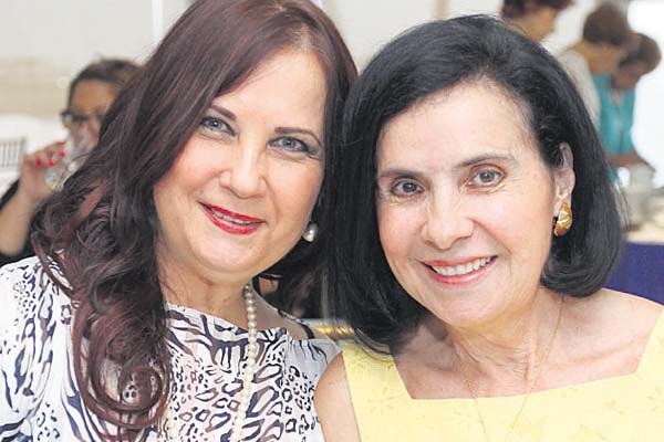 6. Carla de García y Sara de González.