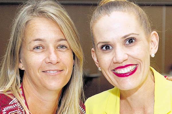 8. Laura Pierabella de Acosta y Erika Dacasa de Pousa.