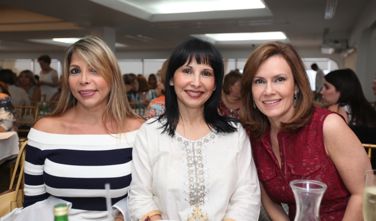 1. Rubis Carrasco, Daphne Quijano y Gloria de Jelenszky.