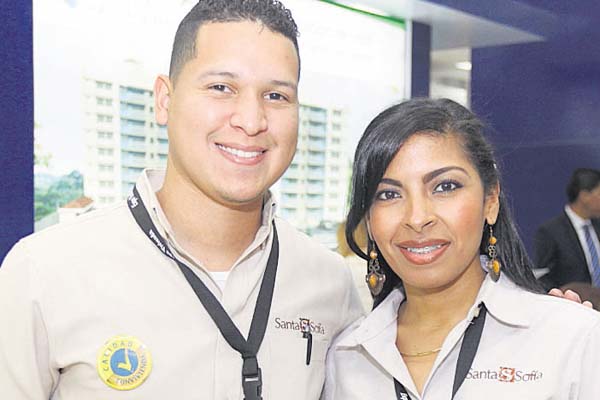 7. Josué Ríos y Melissa Wilson.