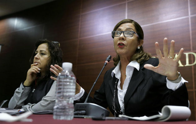 La activista Lucía Díaz, busca a su hijo desaparecido el 28 de junio de 2013 en Veracruz. FOTO/EFE