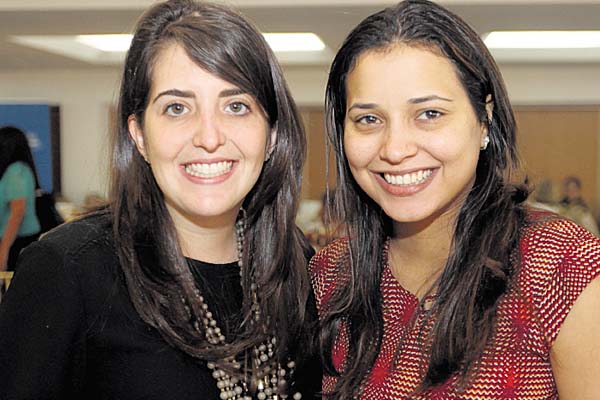 6. Elvira Arias y Giuliana Méndez.