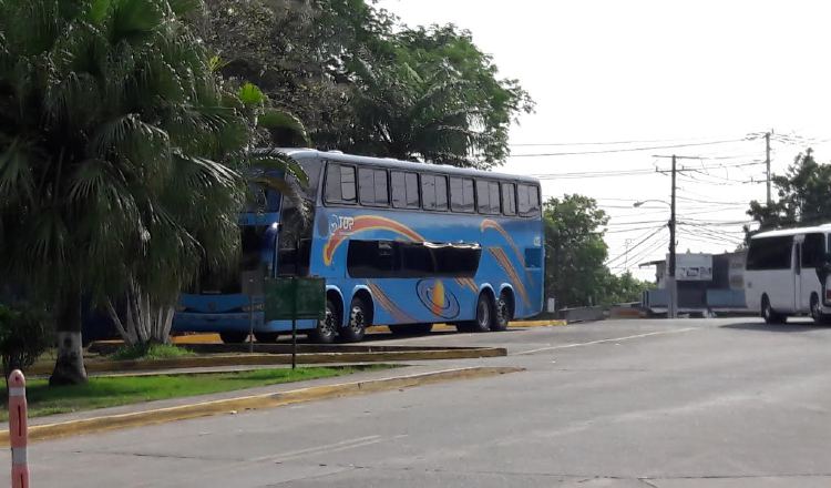 El bus número 49 de la ruta David-Panamá fue asaltado en la comunidad de El Gavilán en Veraguas. /Foto José Vásquez