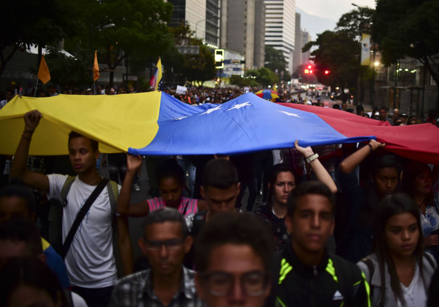 Venezolanos recuerdan a las víctimas de la represión del Gobierno de Nicolás Maduro. FOTOS/AFP
