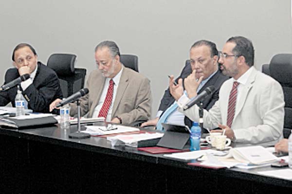 Disparidad entre partidos e independientes se mantiene