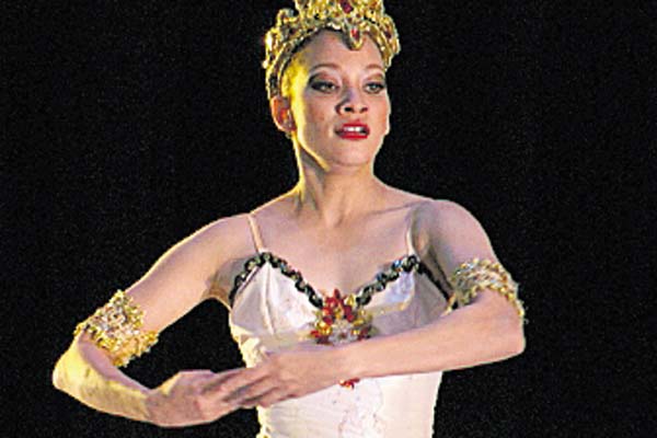 Estrellas del ayer y estrellas de hoy se unen en espectáculo dancístico