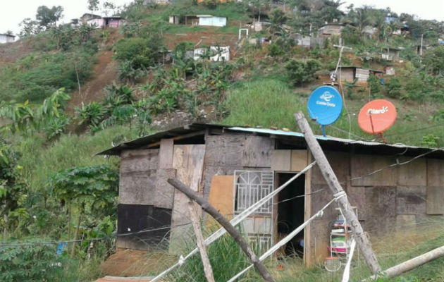 'Más de 150 casas de Cerro Galera siguen en peligro'