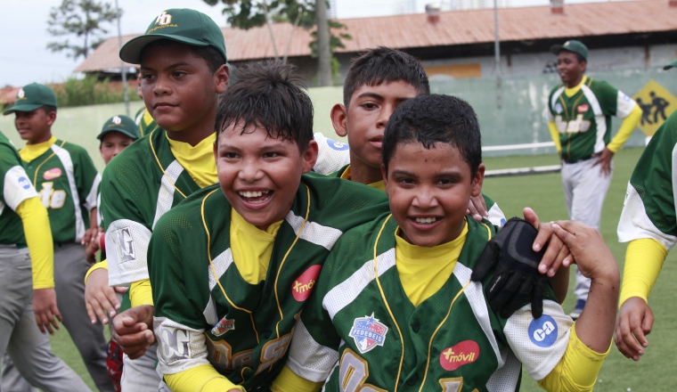 Marlon Quintero (dcha.) fue felicitado por conectar el 'hit' de oro. Marlon Quintero (dcha.) fue felicitado por conectar el 'hit' de oro.