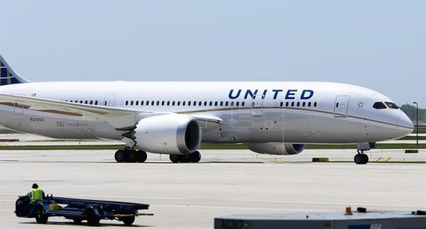 Boeing 737 de United Airlines. FOTO/EFE
