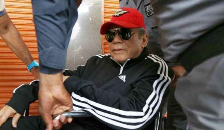 En audiencia que se dio para el cambio del depósito domiciliario temporal, el ex hombre fuerte dijo: "Con mi corazón y bajo el nombre de Dios, no tuve nada que ver con la muerte de ninguna persona". Audiencia: En audiencia que se dio para el cambio del depósito domiciliario temporal, el ex hombre fuerte dijo: "Con mi corazón y bajo el nombre de Dios, no tuve nada que ver con la muerte de ninguna persona".