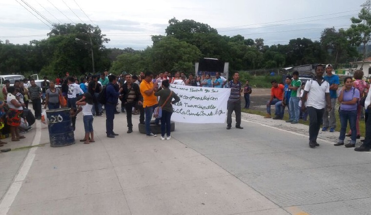 Residentes de Caimitillo reclamaron el mal estado de las calles. Residentes de Caimitillo reclamaron el mal estado de las calles. /Foto Internet