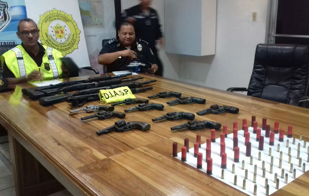 Armas y municiones incautadas. Foto: Mayra Madrid 