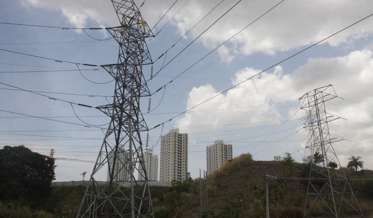 Panamá necesita de más líneas de transmisión en el sistema. /Foto Archivo