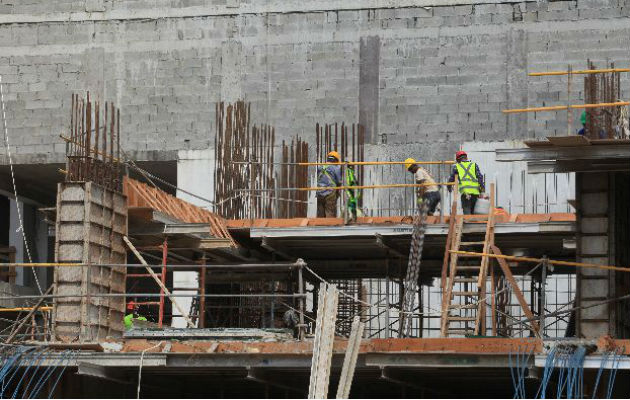 A partir del 1 de julio se le pagará $6.37 por hora a operadores de equipo pesado de la construcción