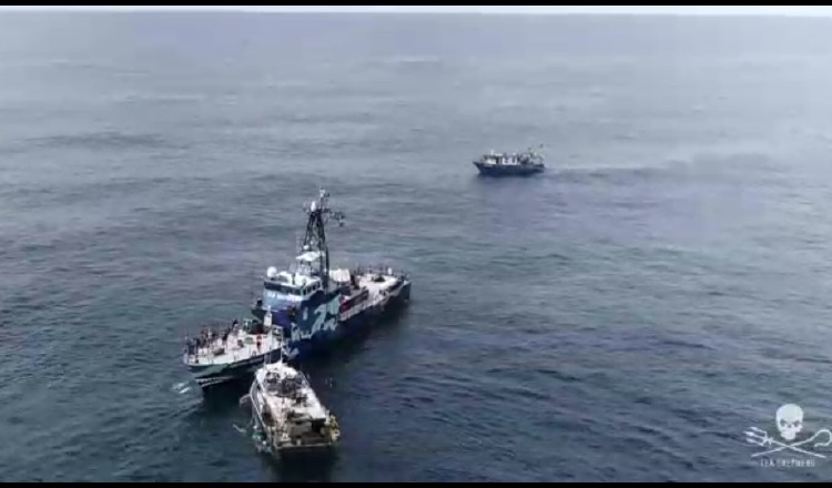 Imagen del incidente, la nave panameña es la del extremo inferior. /Foto Mayra Madrid