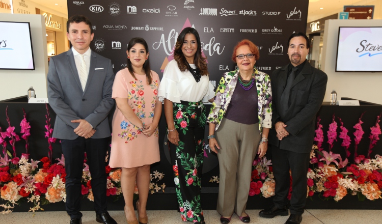 1. Raúl Cubilla, Luz Leal, Mónica Contreras, Berta Cardoze y Osvaldo Cedeño.