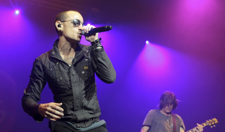 Chester, vocalista de Linkin Park, tenía 41 años; Chris, el de Soundgarden, tenía 52. El primero se mató el mismo día del cumpleaños de su compadre y amigo. Archivo