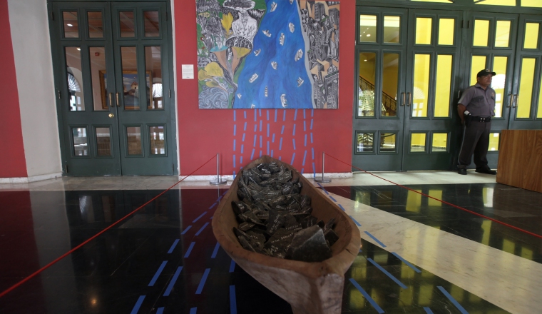 Trabajo de Toledo. Se exhibe en el Museo del Canal de Panamá.. Trabajo de Toledo. Se exhibe en el Museo del Canal de Panamá..