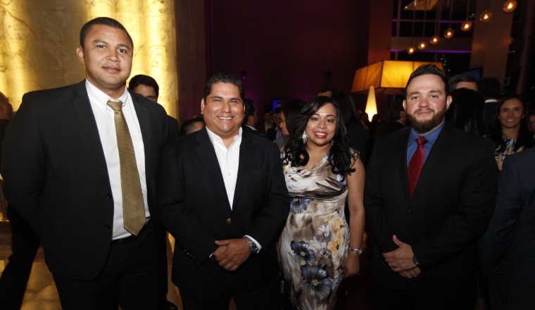 3. Alfredo Quezada, Carlos Pérez, Dianeth Arroyo y David González. 3. Alfredo Quezada, Carlos Pérez, Dianeth Arroyo y David González.