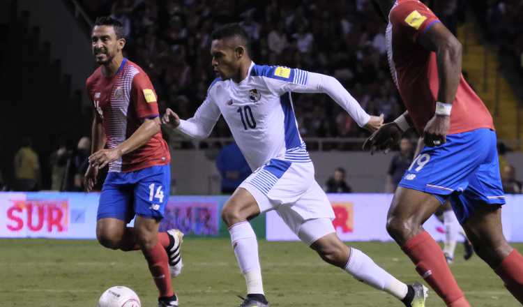 El delantero Ismael Díaz (10) jugó con la selección panameña la pasada Copa Oro. /Foto EFE