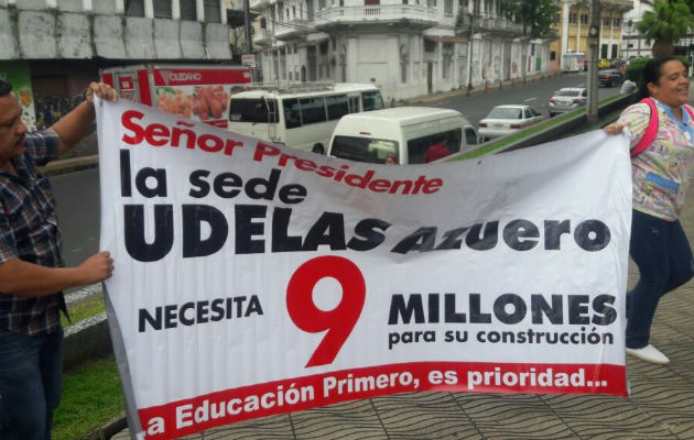 Representantes de las provincias en la marcha.