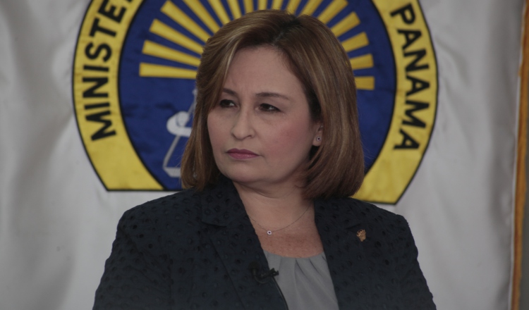 La procuradora general de la nación, Kenia Porcell, durante la conferencia de prensa emitida el pasado 1 de agosto sobre los sobornos. /Foto Víctor Arosemena