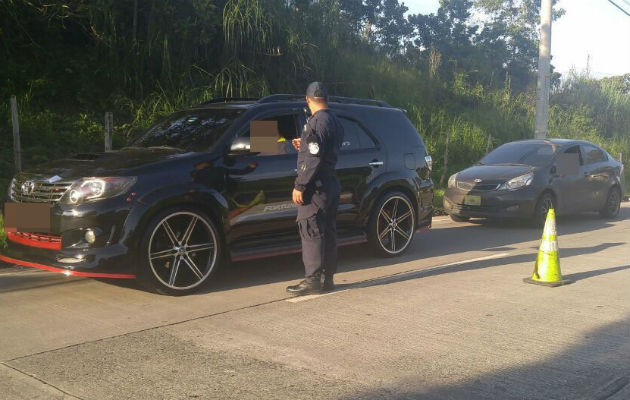 Retén policial en el área. Foto: Raimundo Rivera. 