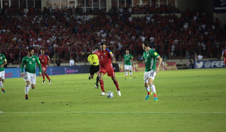 El delantero internacional Blas Pérez (Cent) fue convocado para enfrentar a México. /Foto Anayansi Gamez